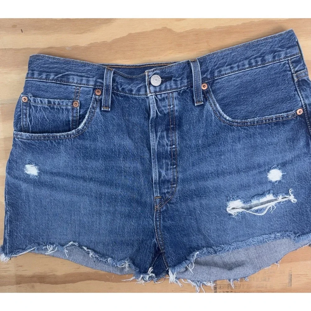 Levi's 501 Cut Off Shorts‎ Blue Distressed Classic Medium Wash Button Fly 32